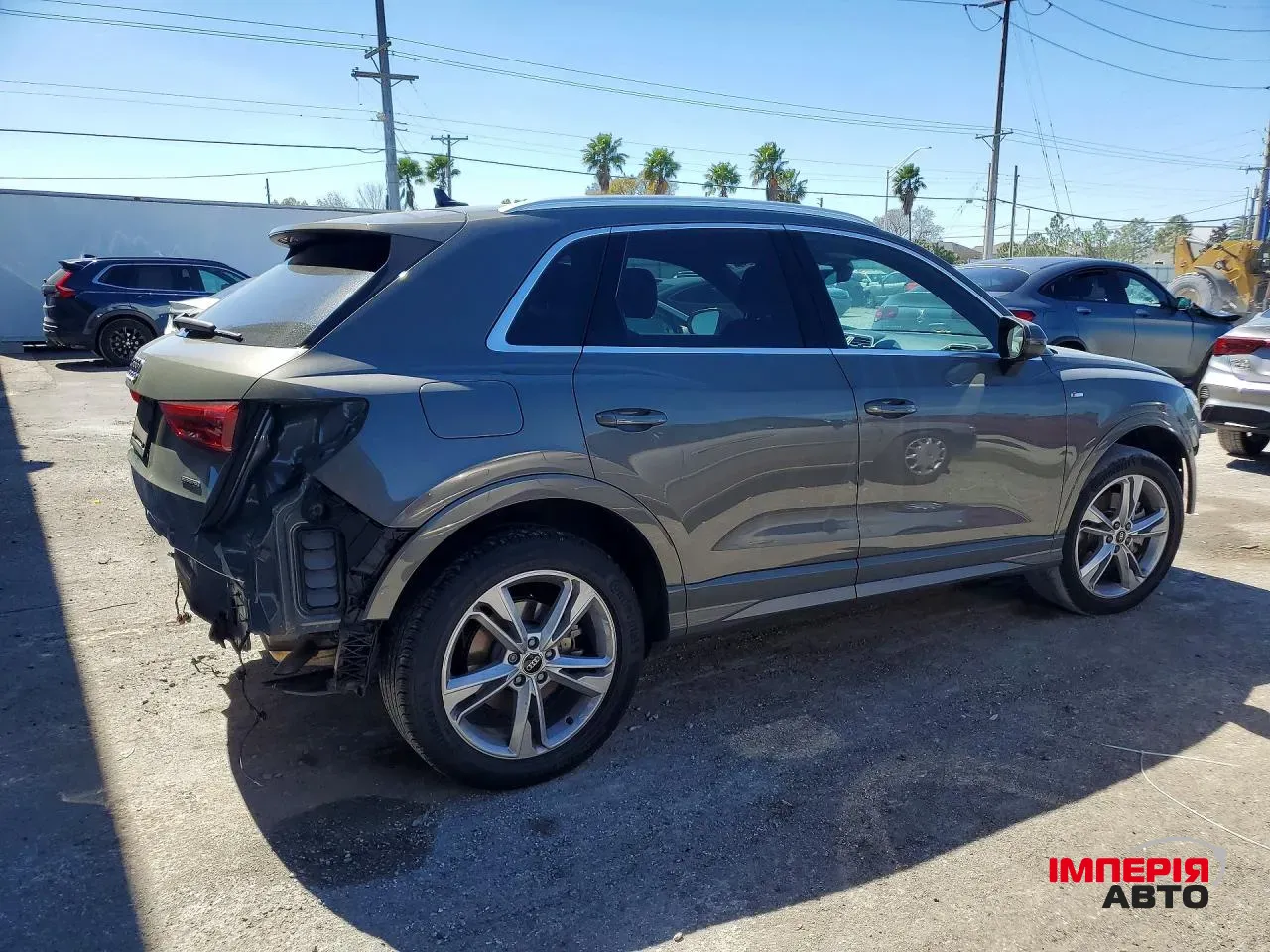 Audi Q3 - фото 6