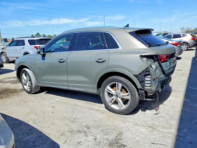 Audi Q3 - фото 4