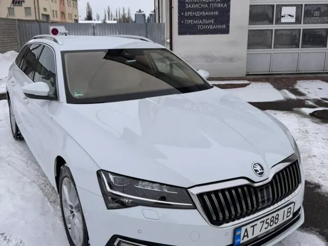 Skoda Superb - фото 1