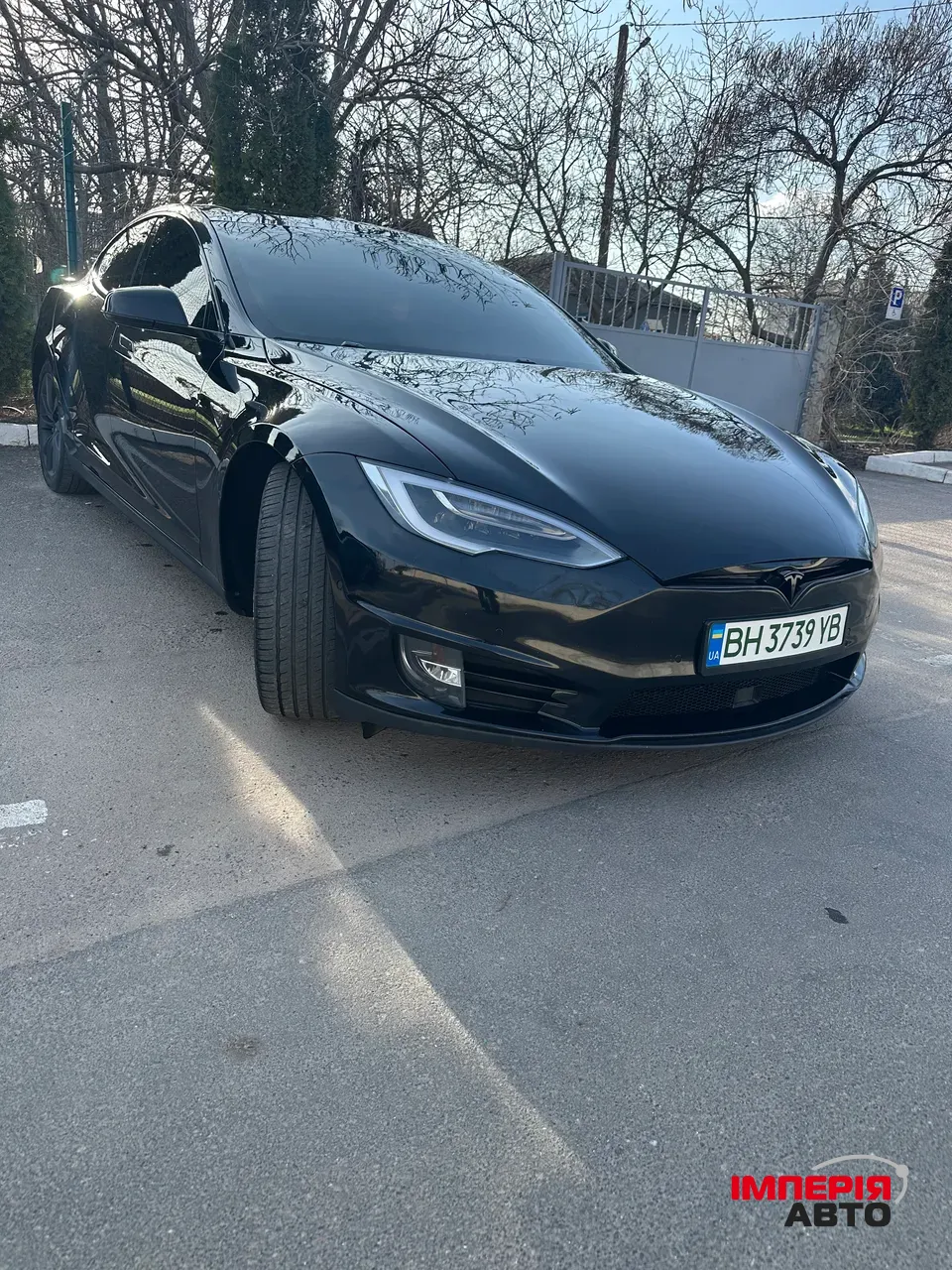 Tesla Model S - фото 1