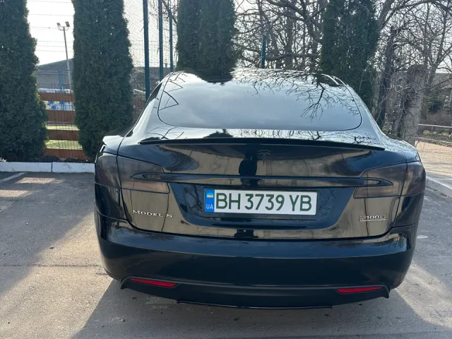Tesla Model S - фото 5