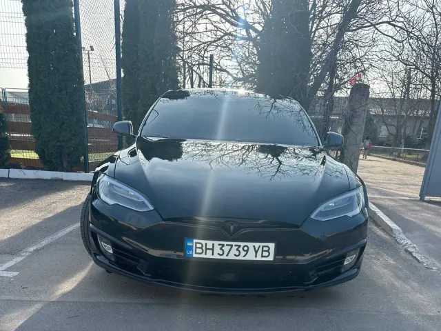 Tesla Model S - фото 3