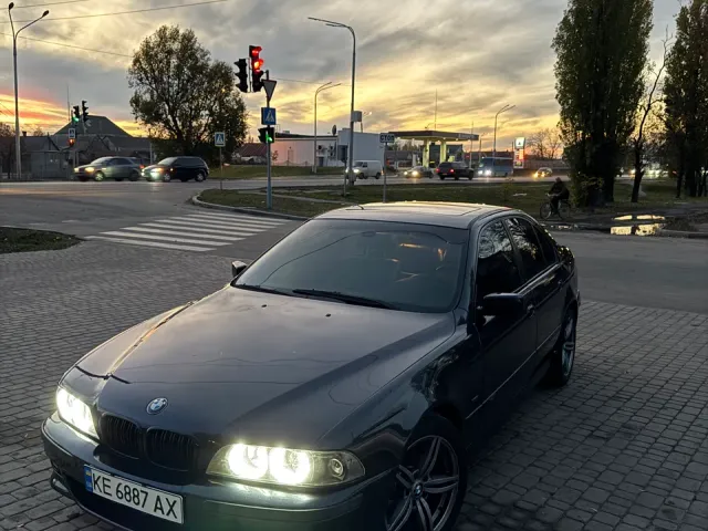 BMW 5 серії - фото 2