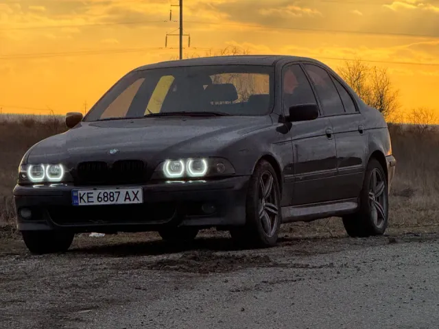 BMW 5 серії - фото 1