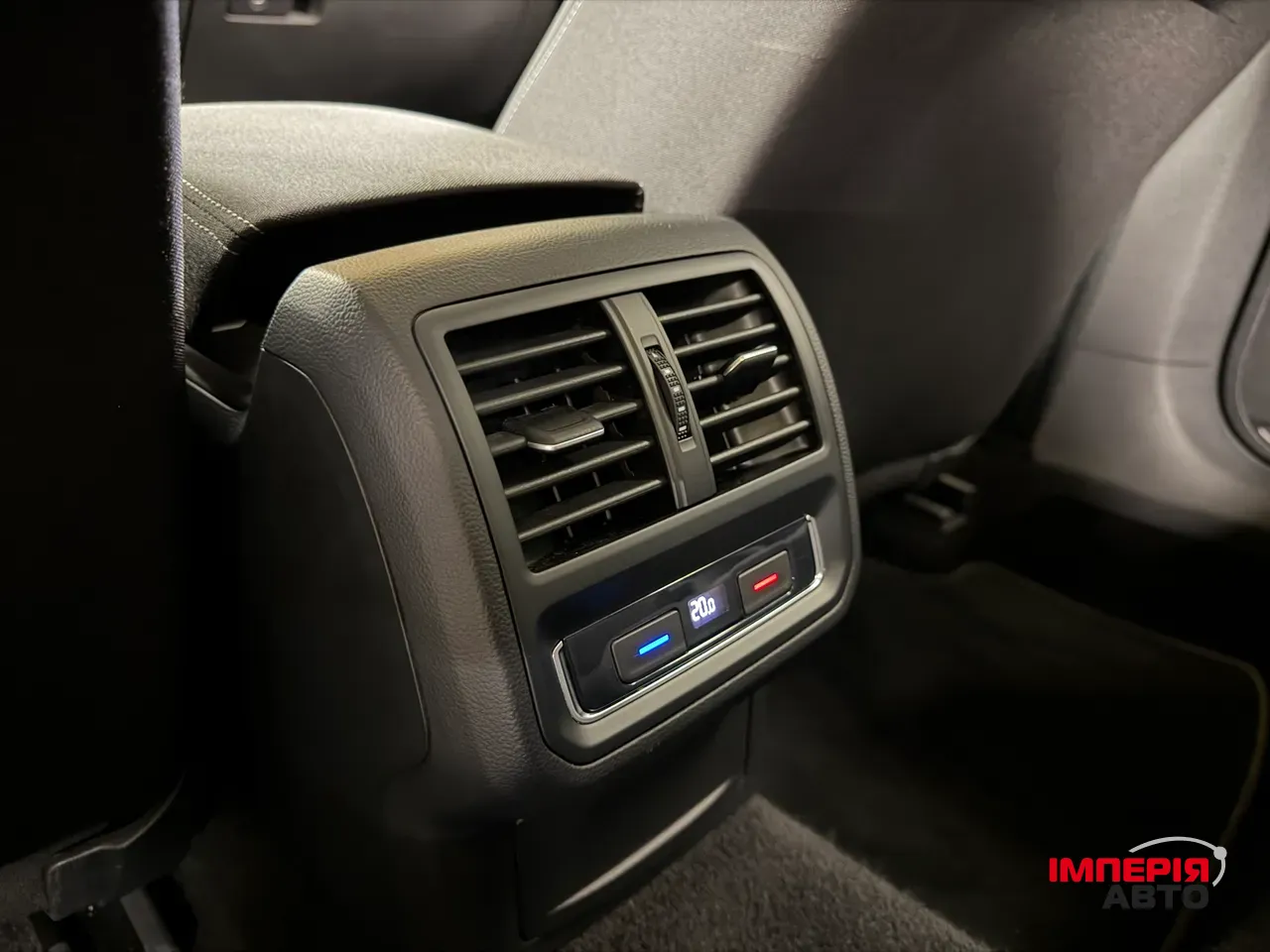 Volkswagen Passat - фото 41