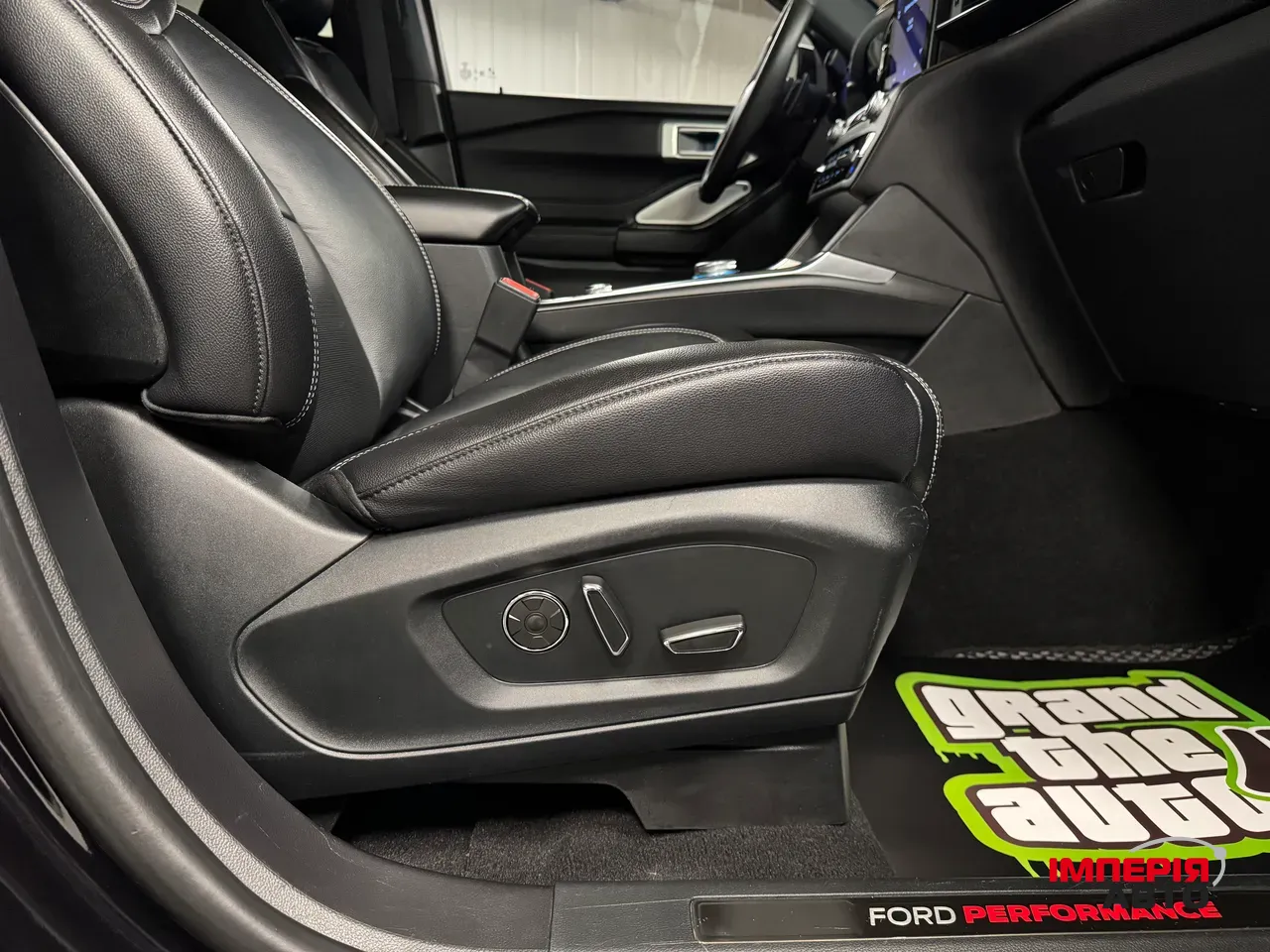 Ford Explorer - фото 31