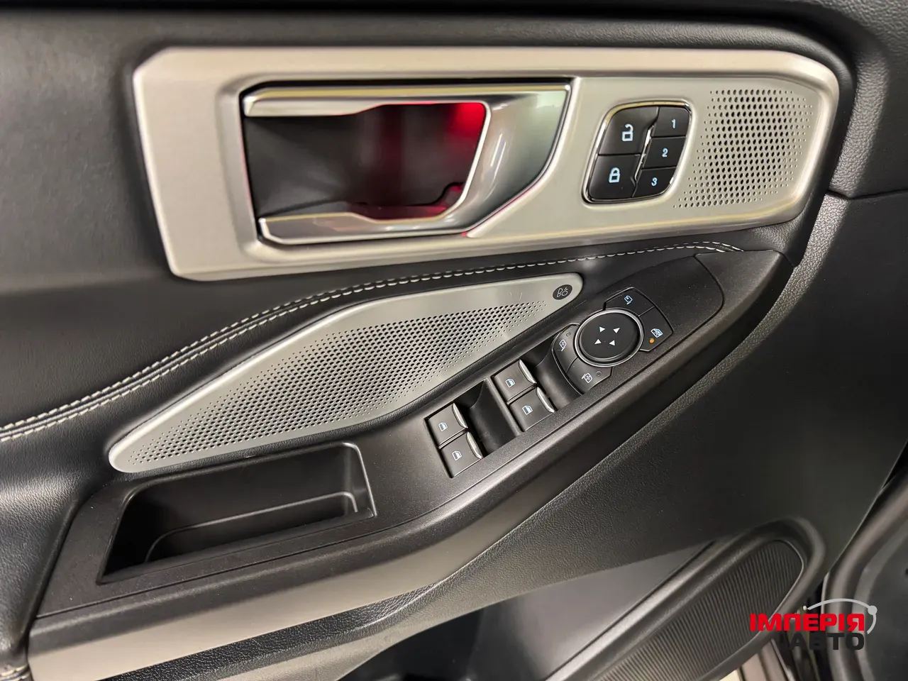 Ford Explorer - фото 50