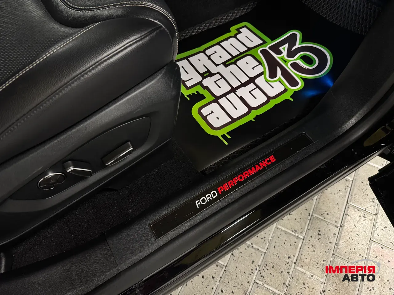 Ford Explorer - фото 30