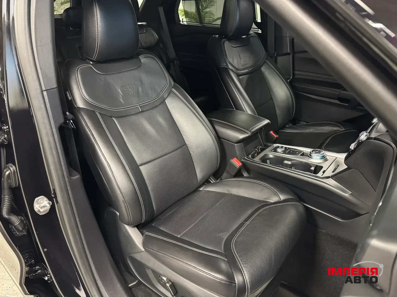 Ford Explorer - фото 28