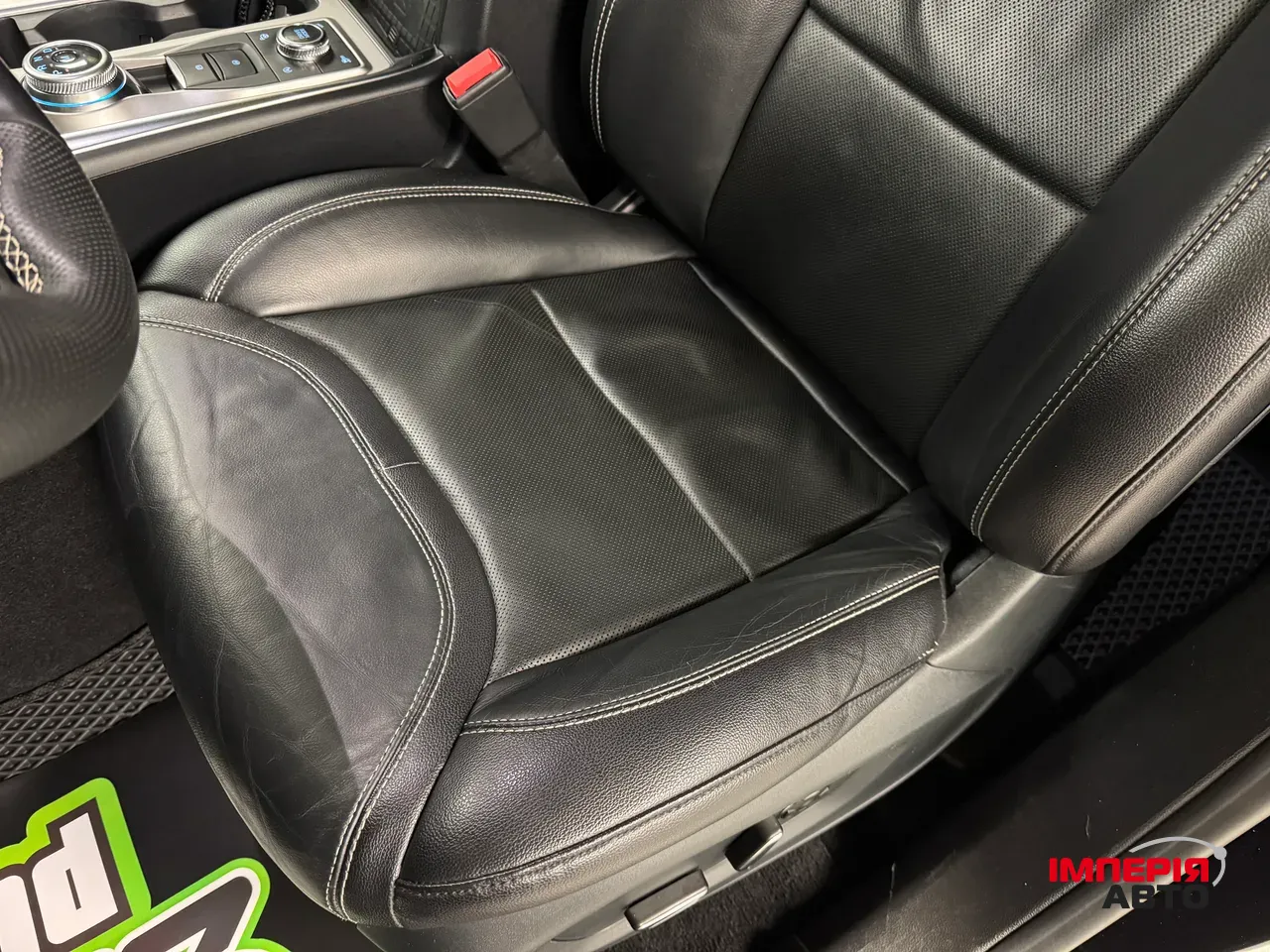 Ford Explorer - фото 26