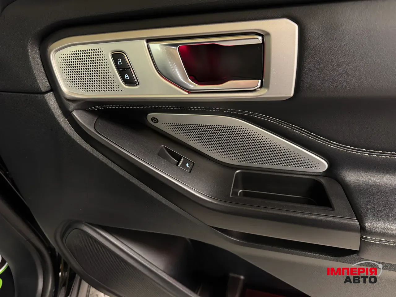 Ford Explorer - фото 43