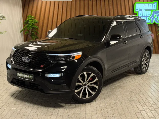 Ford Explorer - фото 1