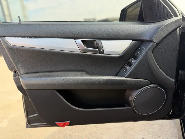 Mercedes-Benz C-Класс - фото 4