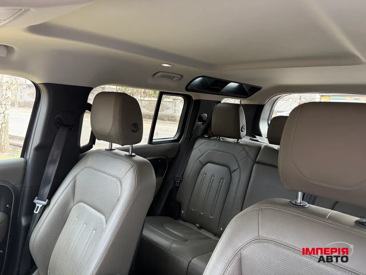 Land Rover Defender - фото 16