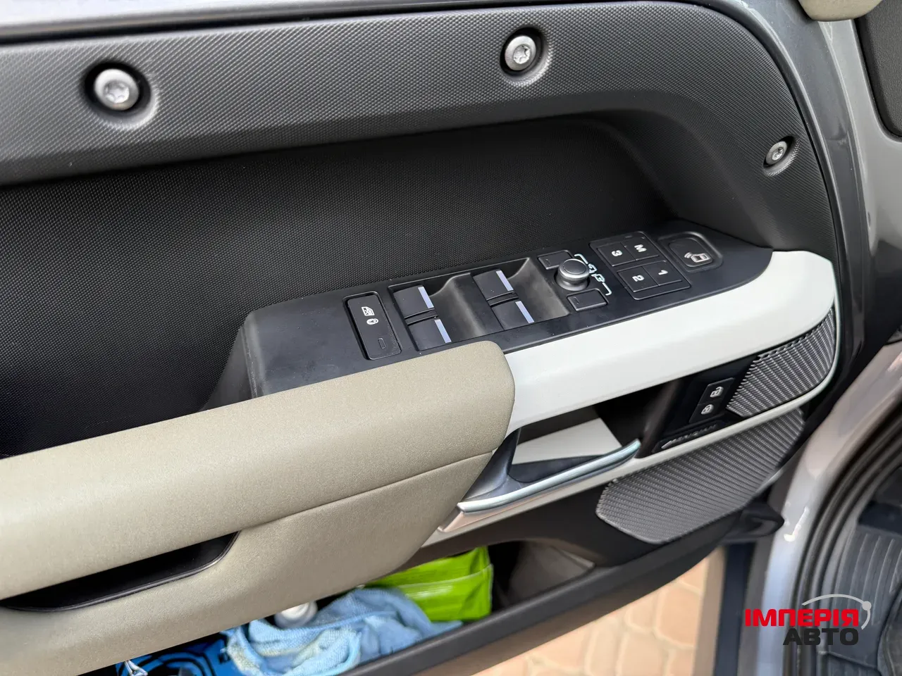 Land Rover Defender - фото 11