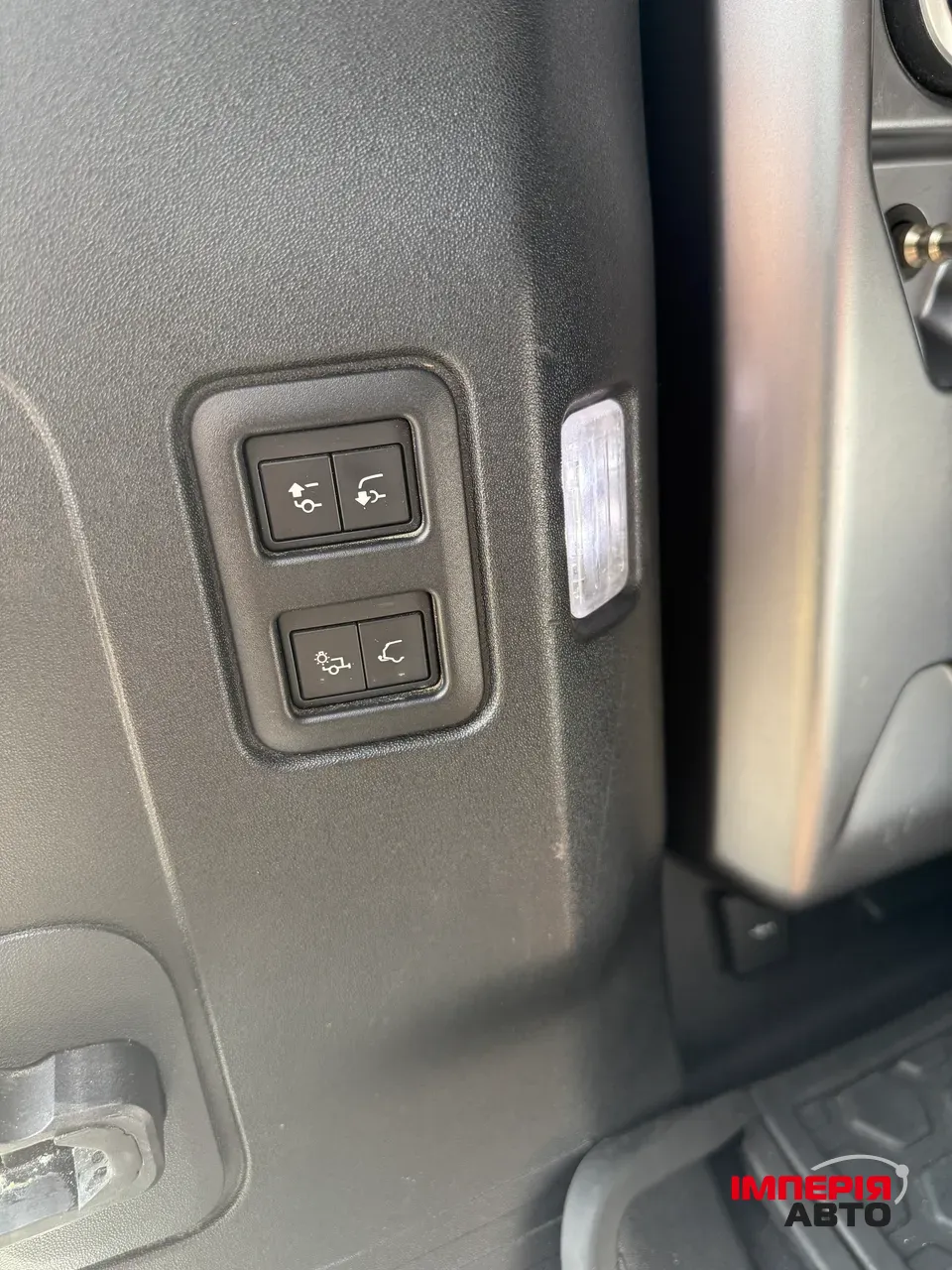 Land Rover Defender - фото 14