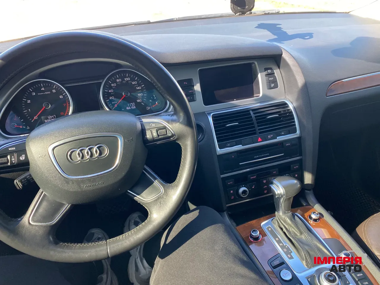 Audi Q7 - фото 14