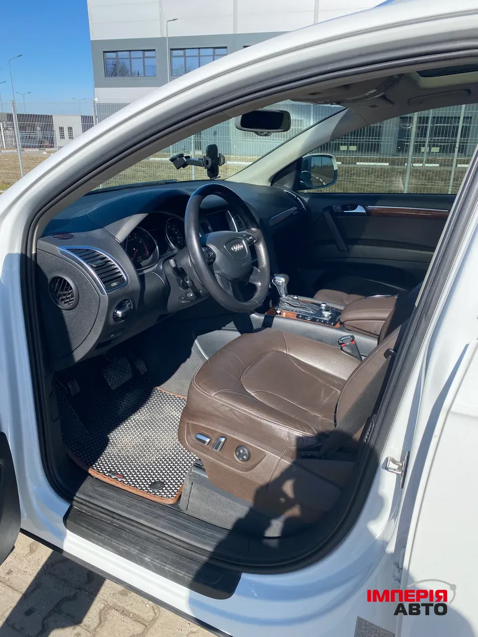 Audi Q7 - фото 12