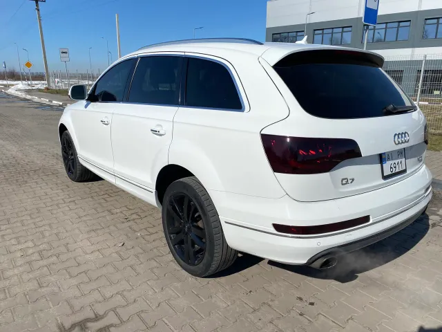 Audi Q7 - фото 4