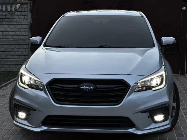 Subaru Legacy - фото 2