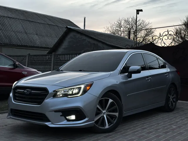 Subaru Legacy - фото 1