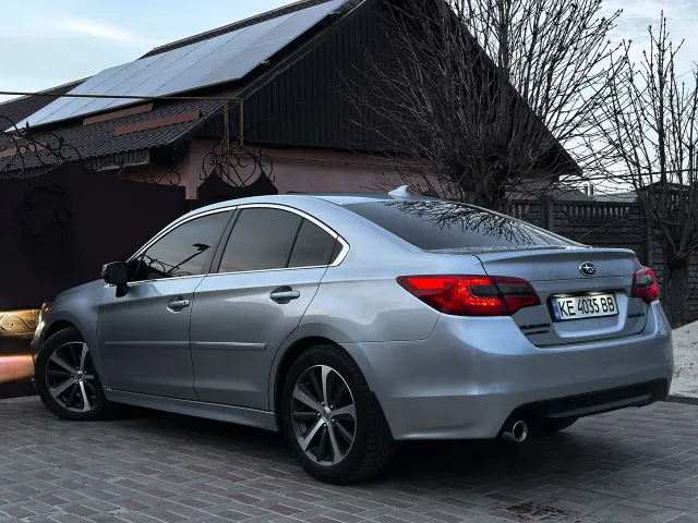 Subaru Legacy - фото 4