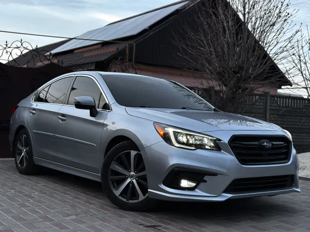 Subaru Legacy - фото 3