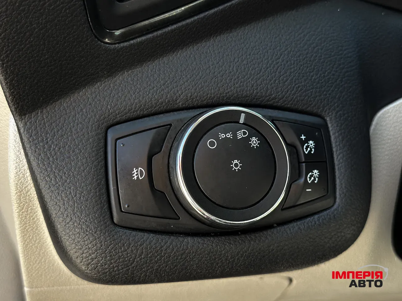 Ford Escape - фото 14