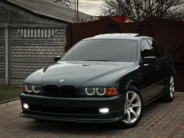 BMW 5 серії - фото 1