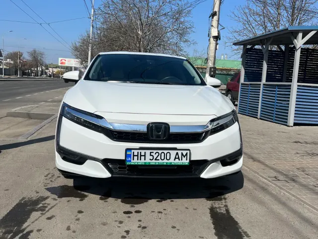 Honda Clarity - фото 1
