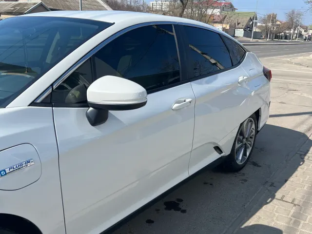 Honda Clarity - фото 4