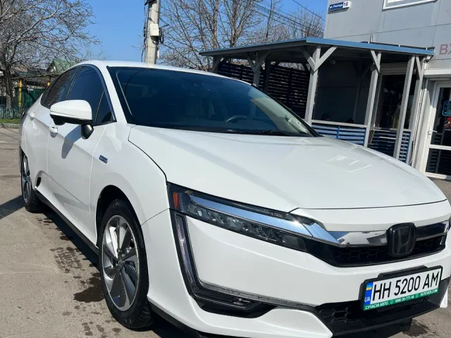Honda Clarity - фото 2