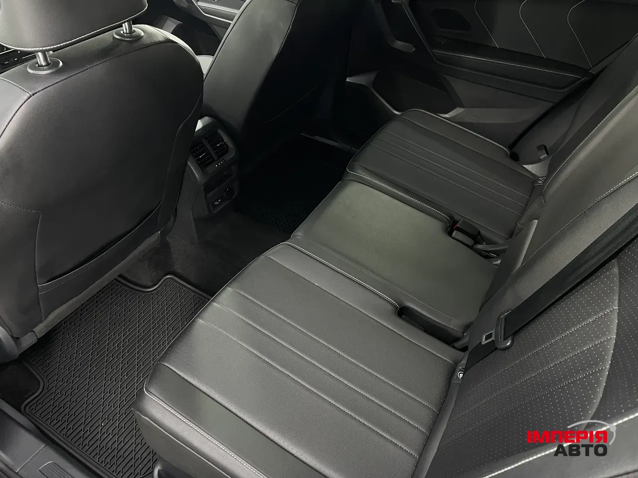 Volkswagen Tiguan - фото 12