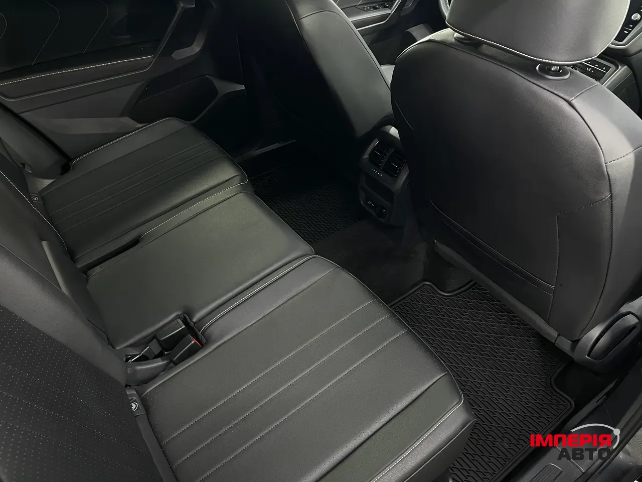 Volkswagen Tiguan - фото 11