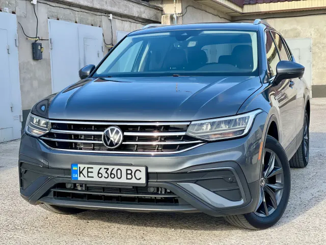 Volkswagen Tiguan - фото 2
