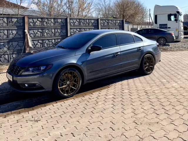 Volkswagen Passat CC - фото 1