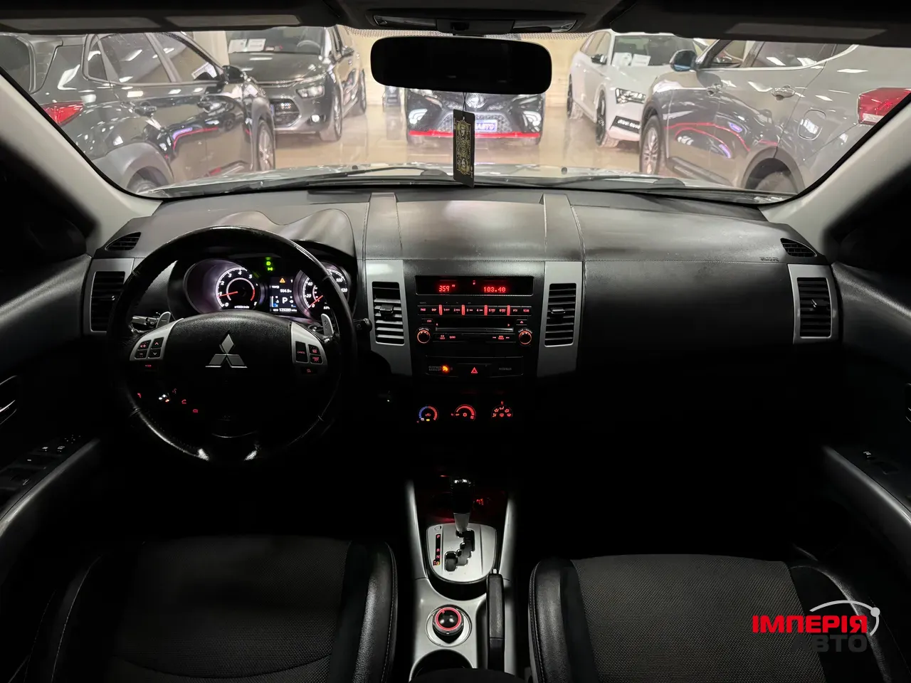 Mitsubishi Outlander - фото 9