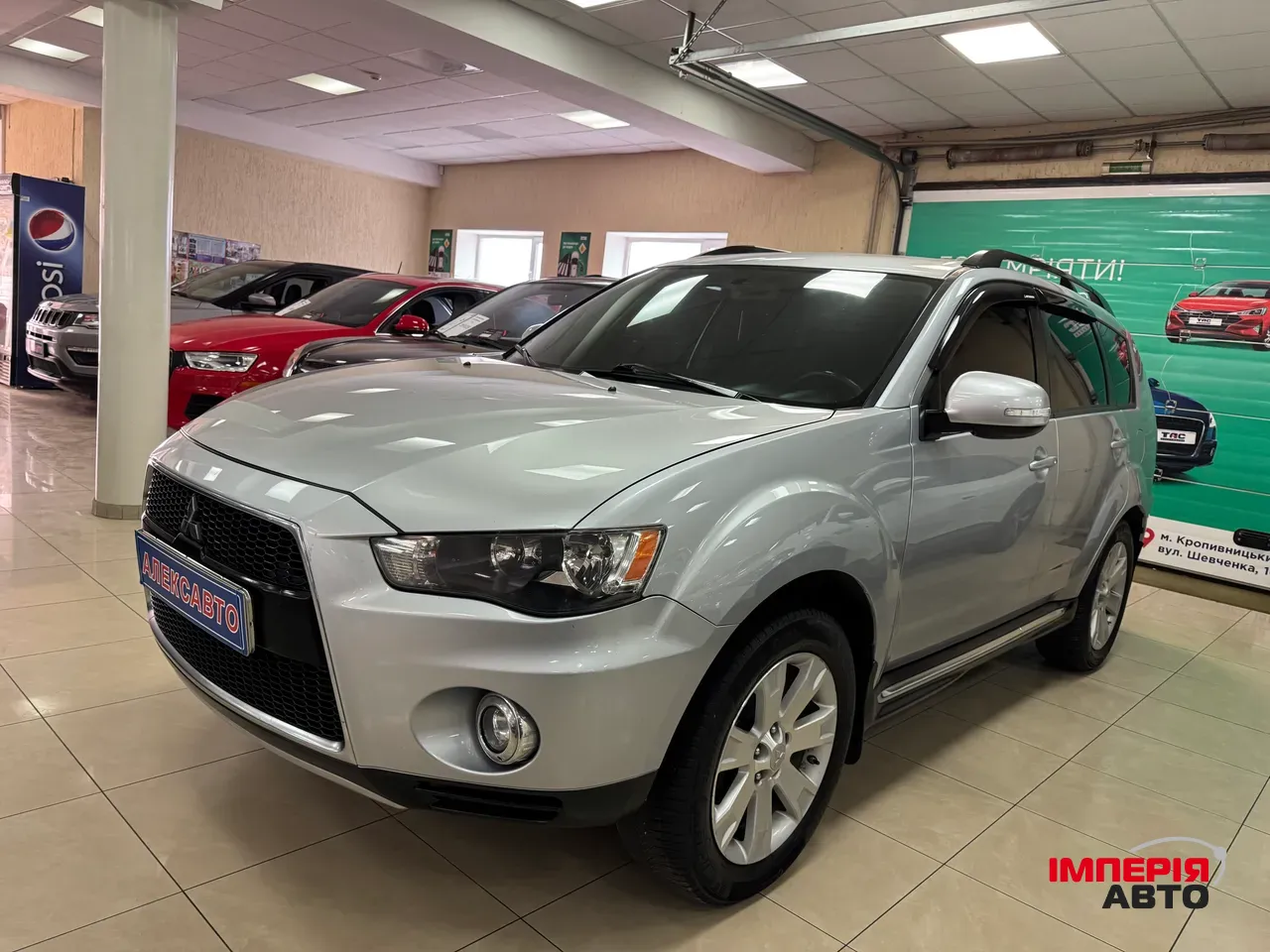 Mitsubishi Outlander - фото 3