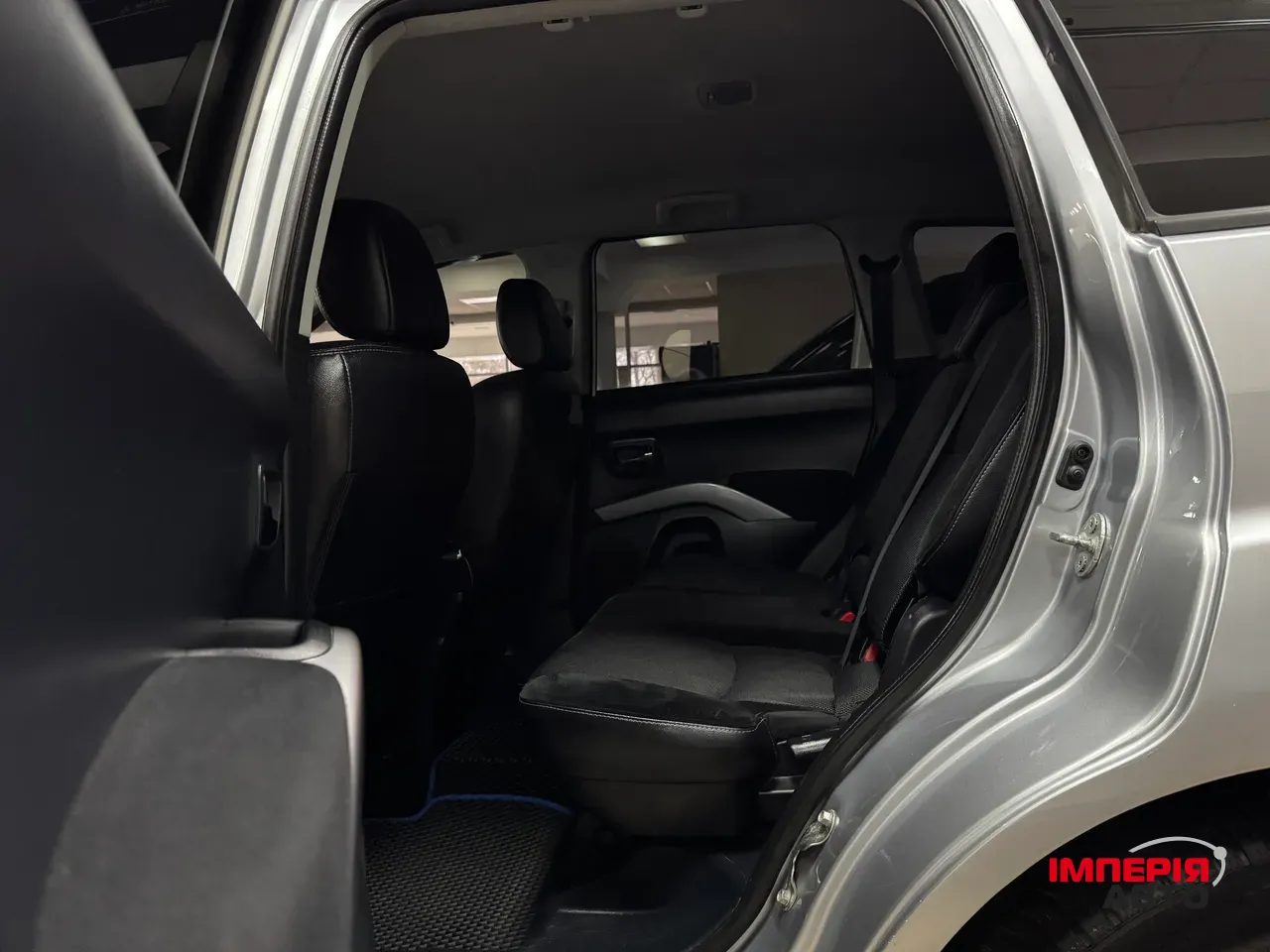 Mitsubishi Outlander - фото 8