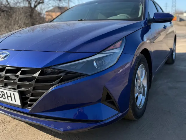 Hyundai Elantra - фото 3