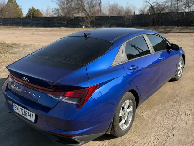 Hyundai Elantra - фото 5