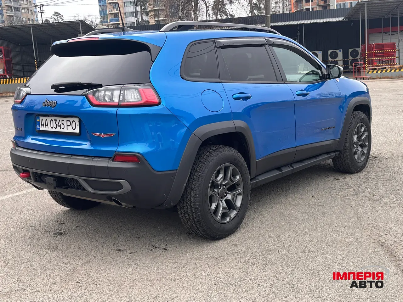 Jeep Cherokee - фото 3