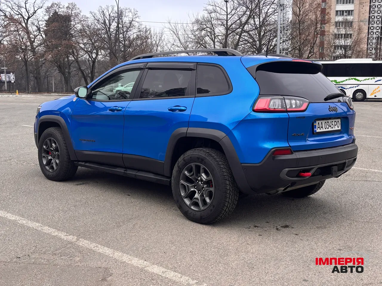 Jeep Cherokee - фото 4