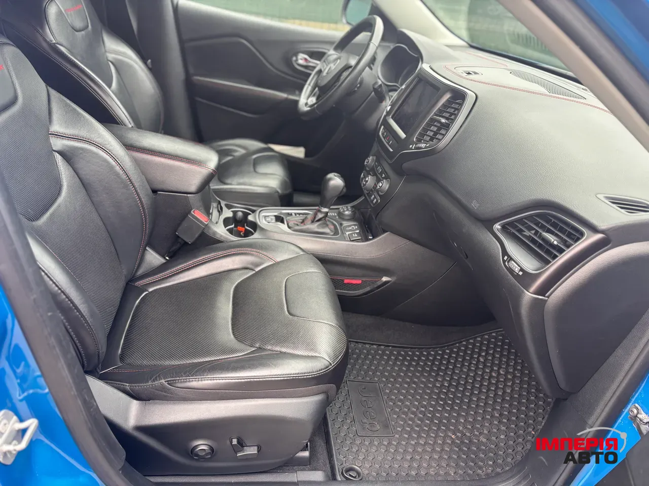 Jeep Cherokee - фото 5