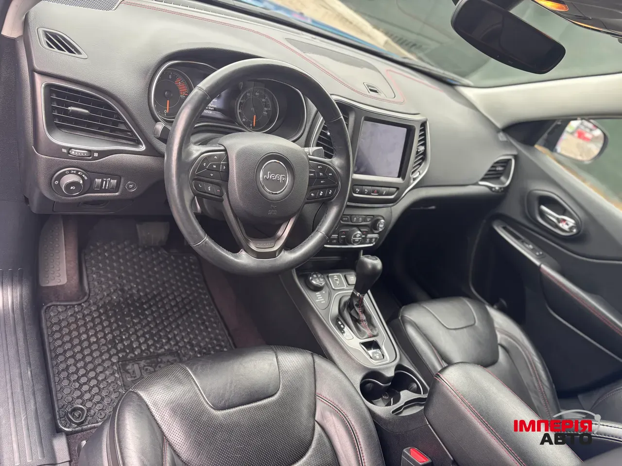 Jeep Cherokee - фото 7