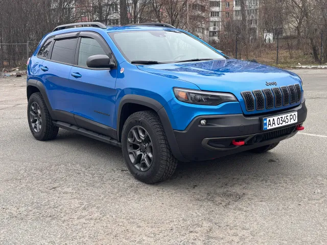 Jeep Cherokee - фото 1