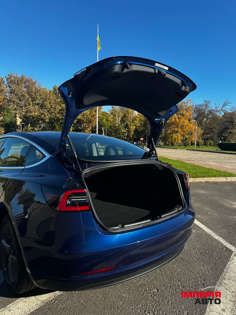 Tesla Model 3 - фото 5