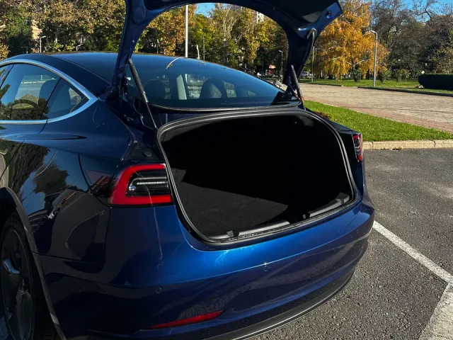 Tesla Model 3 - фото 5