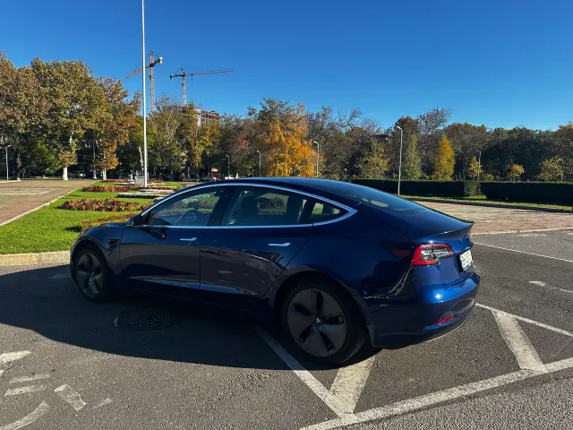 Tesla Model 3 - фото 4