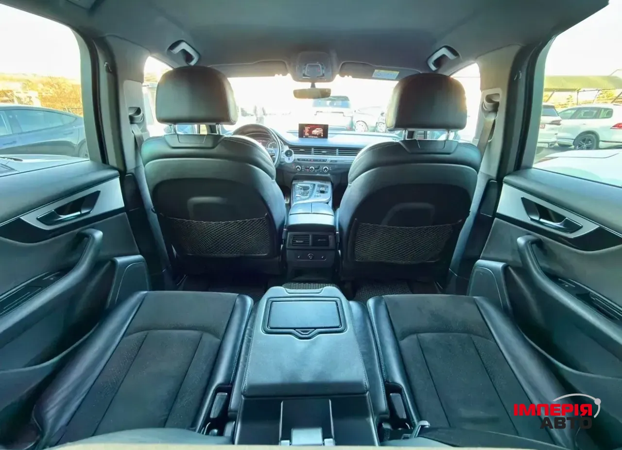 Audi Q7 - фото 16
